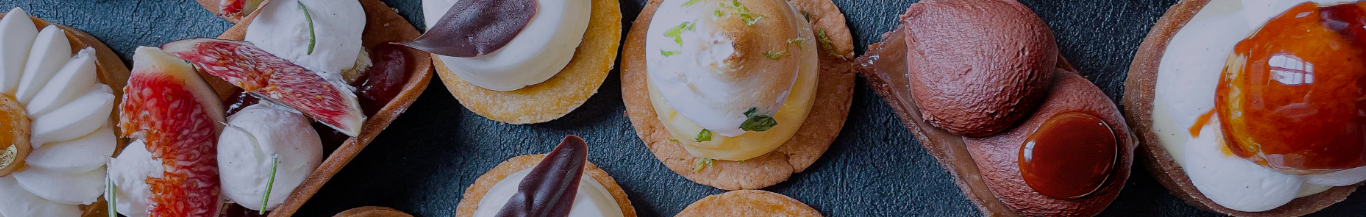 plateau de desserts réalisés par les apprentis pâtissiers du CEPROC