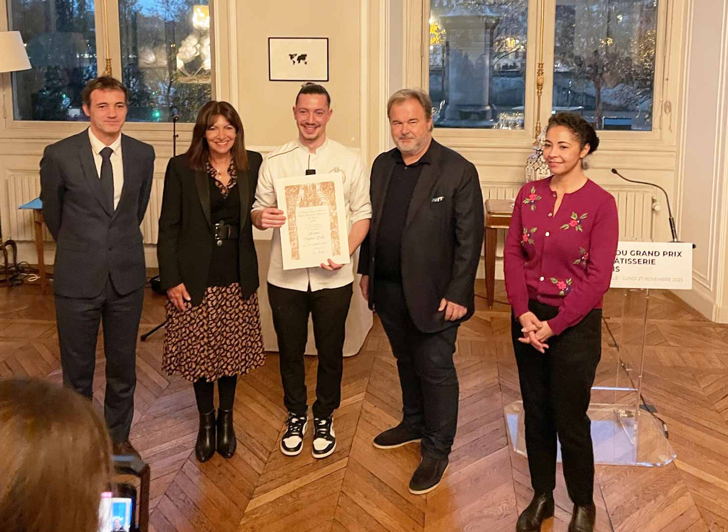 DEUX APPRENTIS DU CEPROC SUR LE PODIUM DU GRAND PRIX DE LA PATISSERIE DE LA VILLE DE PARIS