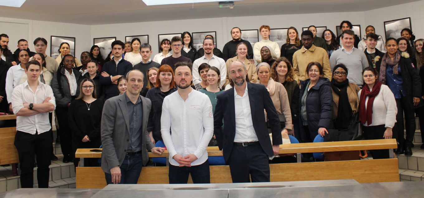 LE CHEF PATISSIER DU ROYAL MONCEAU QUENTIN LECHAT EN CONFERENCE AU CEPROC