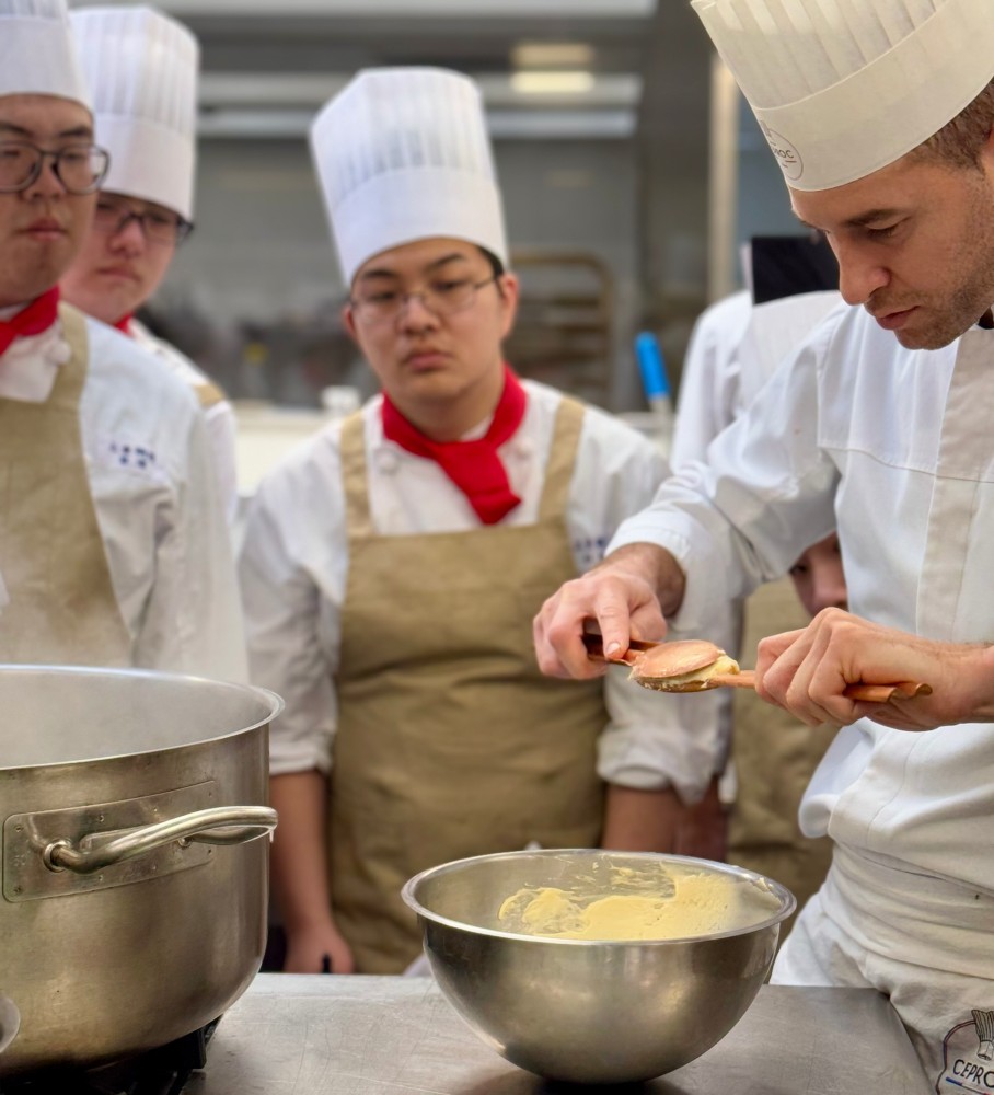 DES STAGIAIRES CUISINIERS JAPONAIS EN MASTERCLASS AU CEPROC