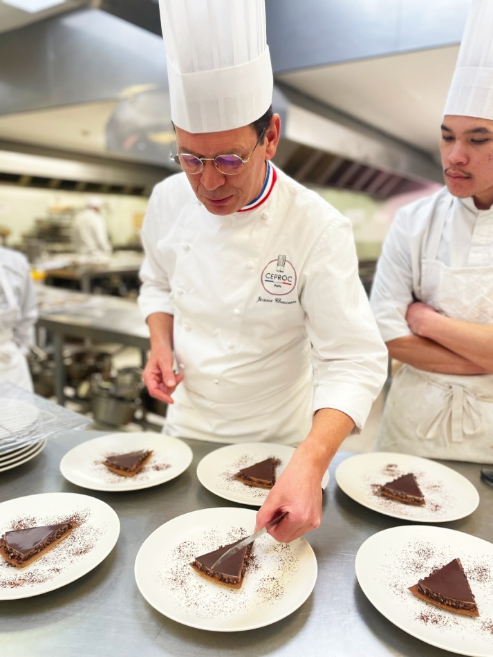 MASTERCLASS EXQUISES AVEC LE MOF JEROME CHAUCESSE, UN AVANT-GOUT DE LA FORMATION CERTIFICAT DE SPECIALISATION DESSERT DE RESTAURANT A VENIR