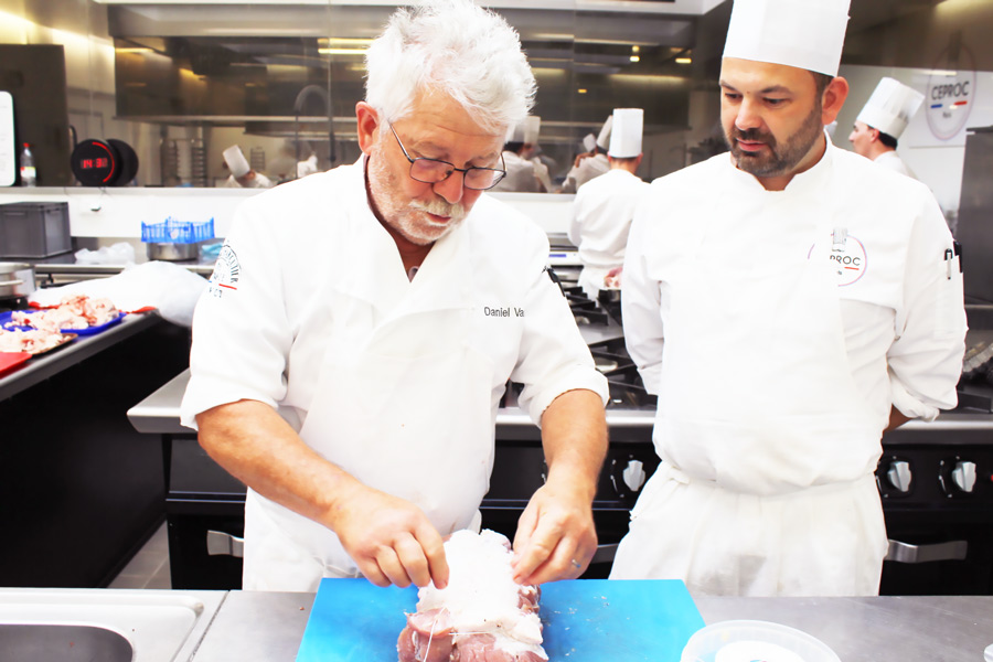 A LA DECOUVERTE DE LA DECOUPE DU DEMI-PORC AVEC DANIEL VARLET
